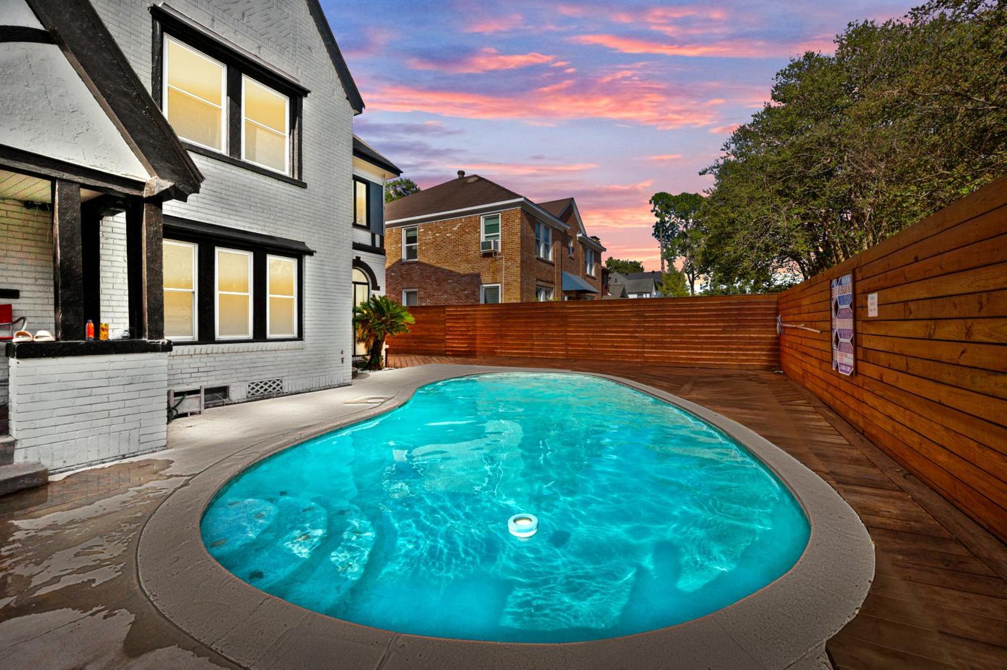 Chic Studio Apt In Central Houston With Free Park Apartment ภายนอก รูปภาพ
